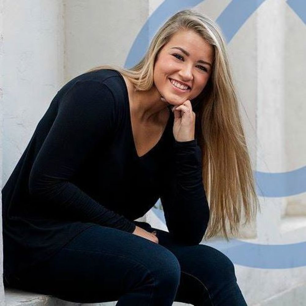 Meet your Posher, Isabel
